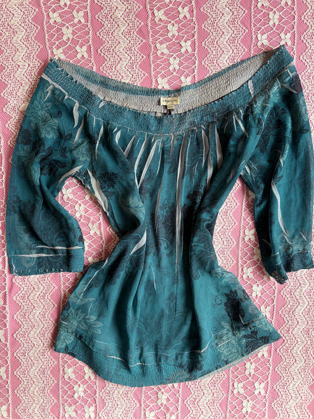 Vintage Y2K Off-The-Shoulder Top